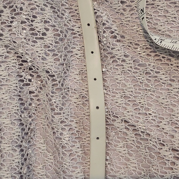 SHERAGANO Gray Lace Overlay Cap Sleeve Skinny Belt Modest Work Dress - Picture 9 of 12